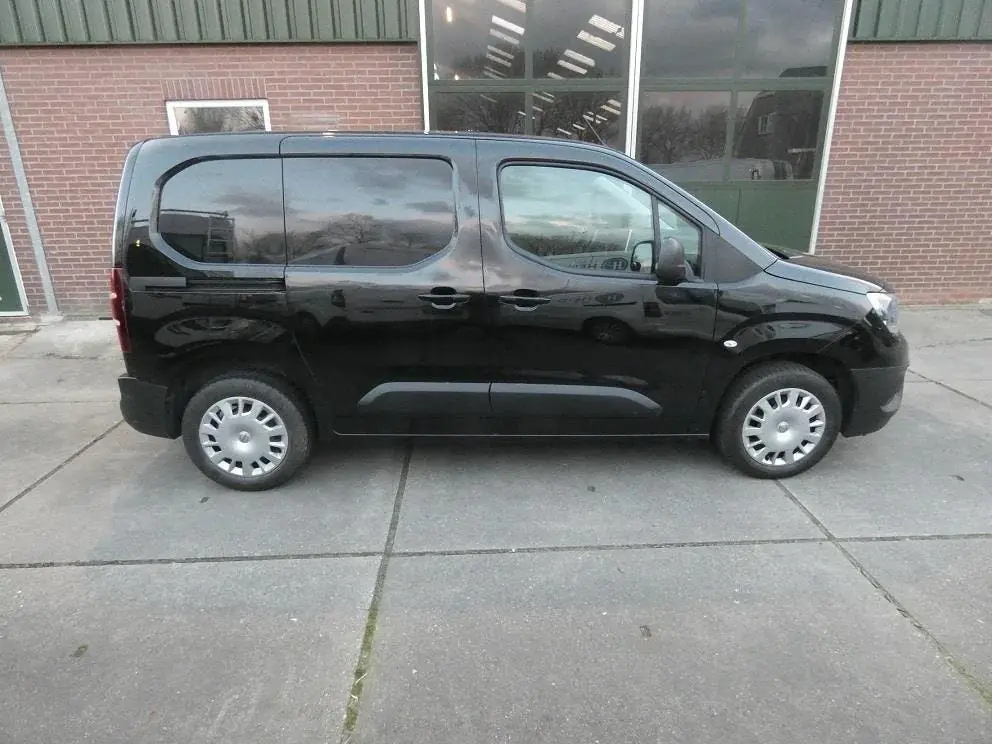 Opel COMBO 1.5D L1H1 Edition *130pk* navi/camera* autom* uit 2022, foto 2