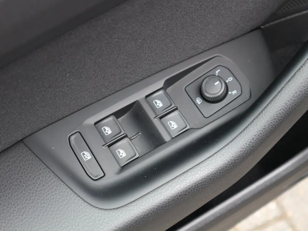 Volkswagen Passat Variant 1.5 TSI Business 7-DSG VIRTUAL NL uit 2022, foto 12