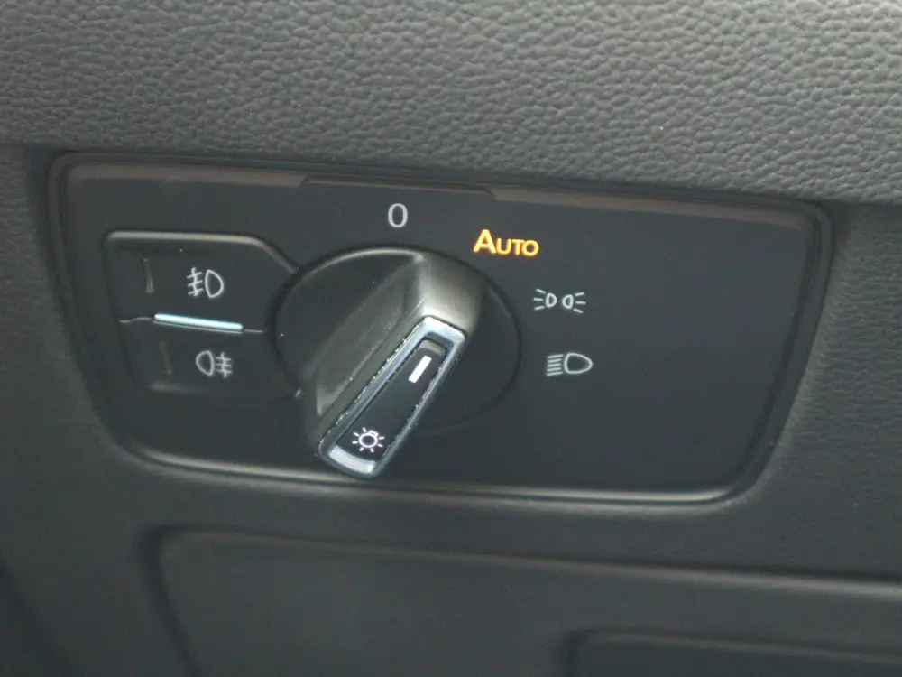 Volkswagen Passat Variant 1.5 TSI Business 7-DSG VIRTUAL NL uit 2022, foto 13