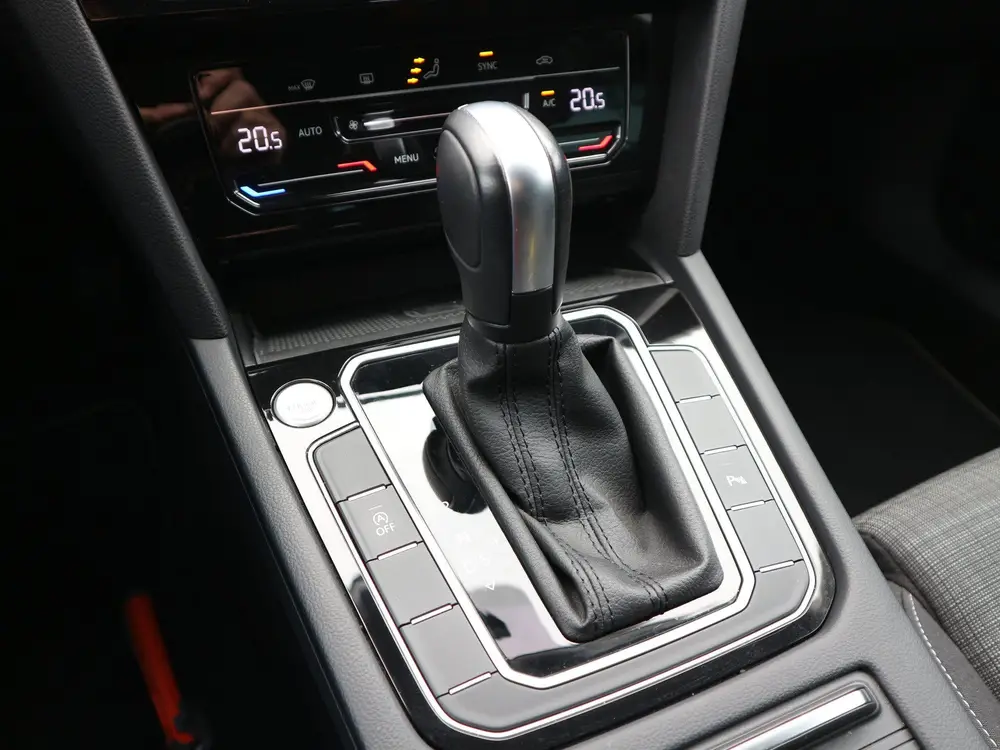 Volkswagen Passat Variant 1.5 TSI Business 7-DSG VIRTUAL NL uit 2022, foto 18