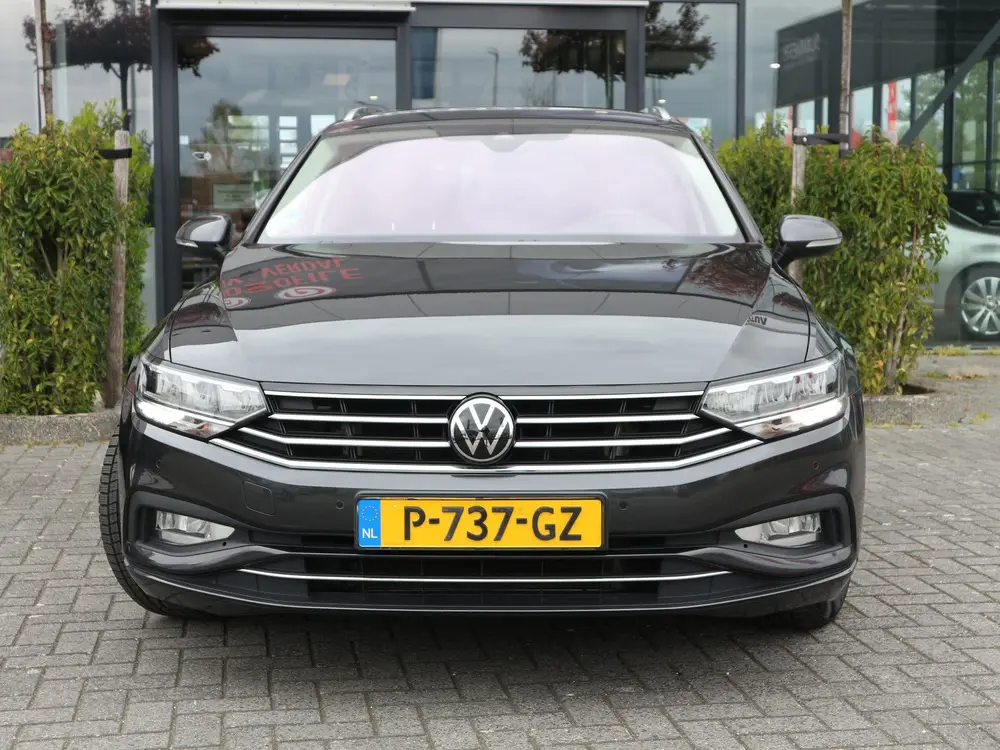 Volkswagen Passat Variant 1.5 TSI Business 7-DSG VIRTUAL NL uit 2022, foto 2
