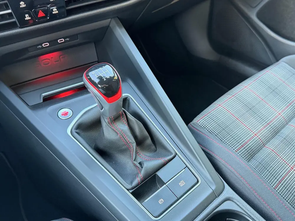 Volkswagen Golf 2.0 TSI 245pk handbak 17000km! uit 2022, foto 9