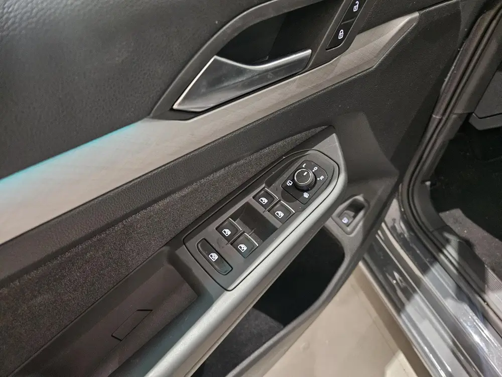 Volkswagen Golf 1.5 eHybrid PHEV 204pk DSG-6 Life Edition uit 2025, foto 15