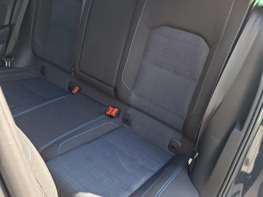 Volkswagen Passat Variant 1.4 TSI PHEV GTE Business panorama uit 2020, foto 19