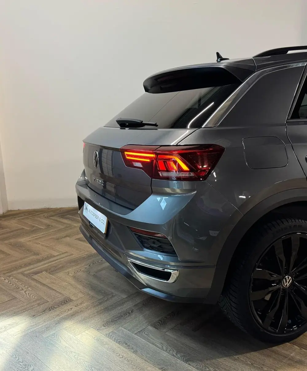 Volkswagen T-Roc 1.5 TSI Sport Business R-Line PANO CAM uit 2020, foto 10