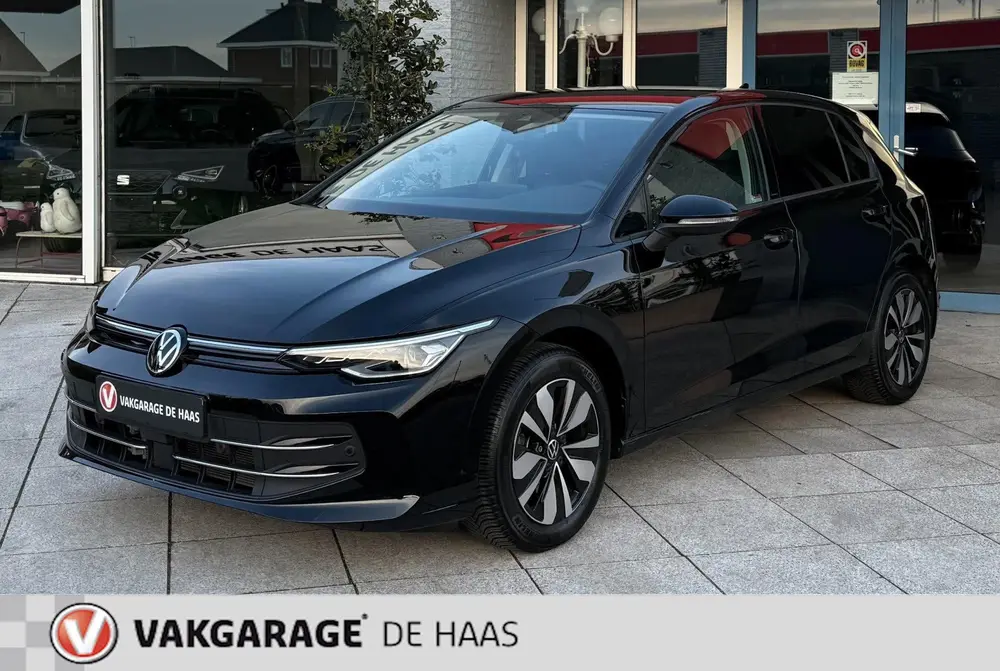 Volkswagen Golf 1.5 eTSI Life Edition uit 2024