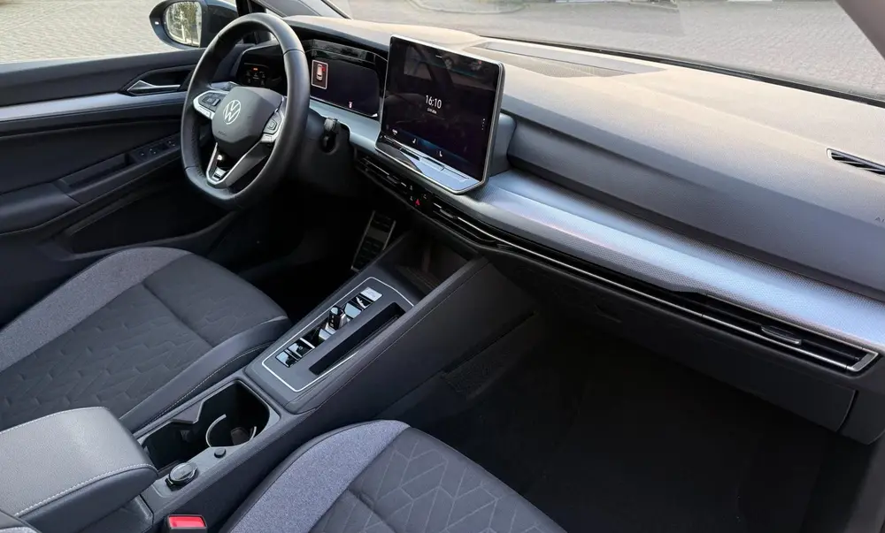 Volkswagen Golf 1.5 eTSI Life Edition uit 2024, foto 12