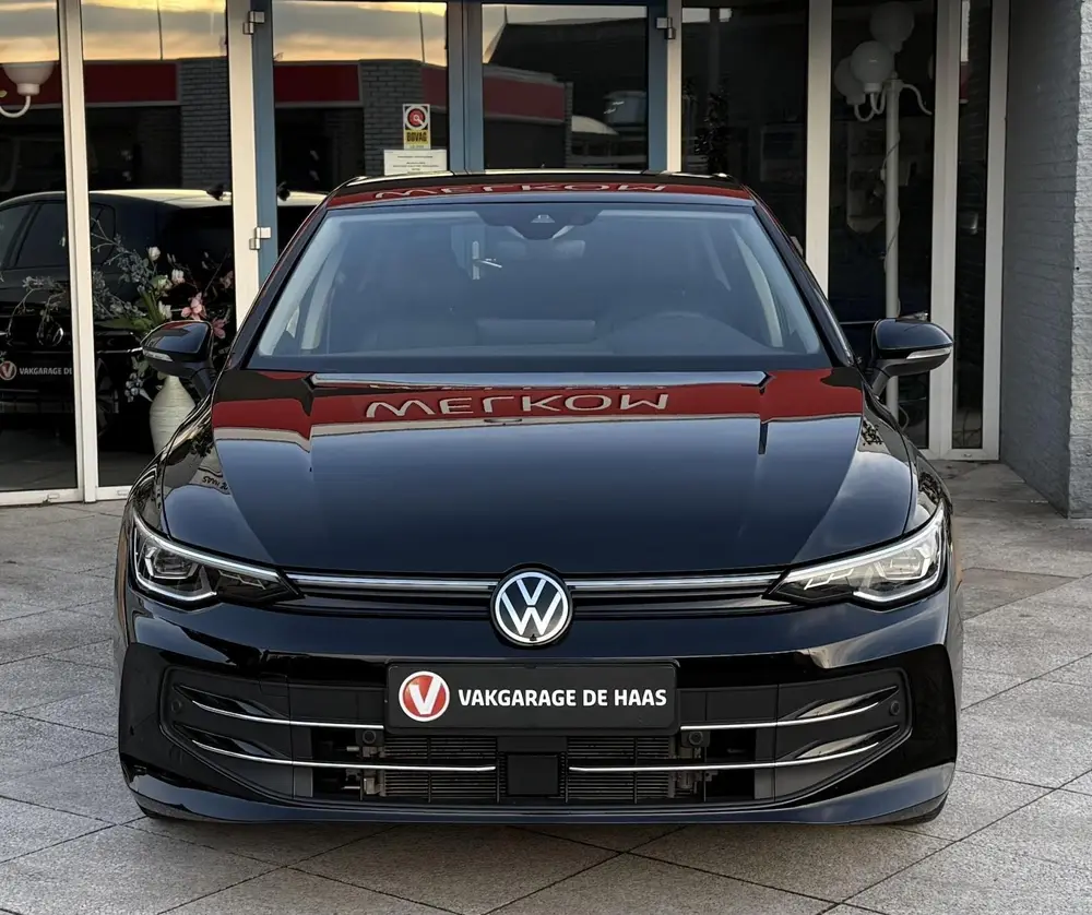 Volkswagen Golf 1.5 eTSI Life Edition uit 2024, foto 2