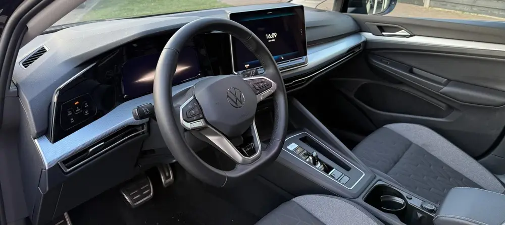 Volkswagen Golf 1.5 eTSI Life Edition uit 2024, foto 9