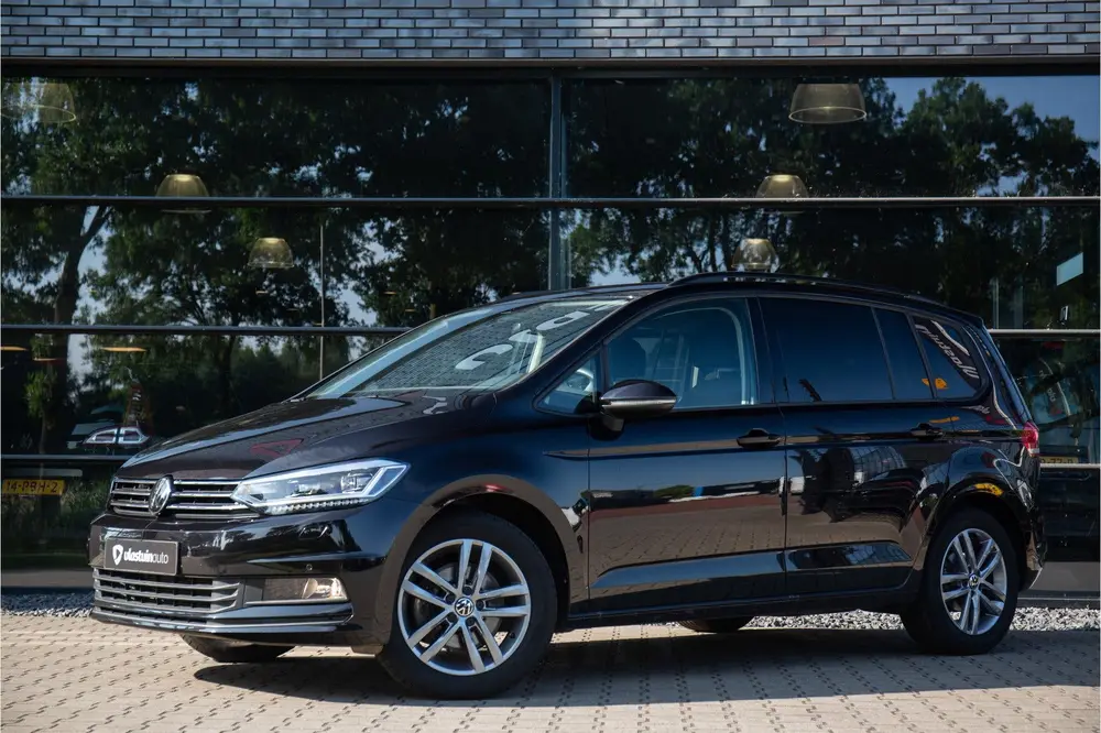 Volkswagen Touran 1.5 TSI Comfortline Business 7p , 7 persoo uit 2024, foto 2