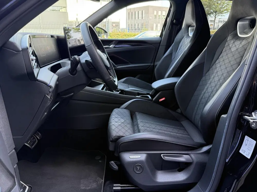 Volkswagen Tiguan 1.5 PLUG-IN R-Line Edition MASSAGE STOELEN uit 2024, foto 12