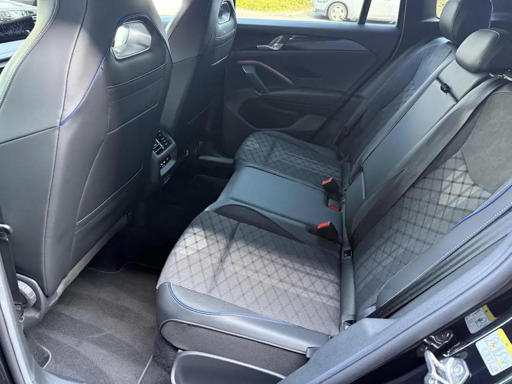 Volkswagen Tiguan 1.5 PLUG-IN R-Line Edition MASSAGE STOELEN uit 2024, foto 13