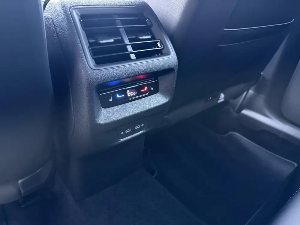 Volkswagen Tiguan 1.5 PLUG-IN R-Line Edition MASSAGE STOELEN uit 2024, foto 14