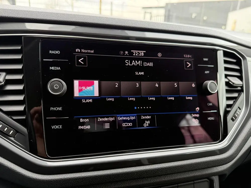 Volkswagen T-Roc 1.5 TSI Sport uit 2021, foto 16