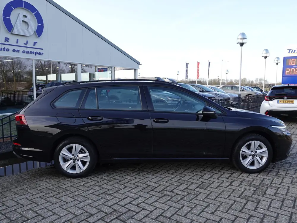 Volkswagen Golf Variant 1.0 eTSI DSG 110PK Life ADAPT. CRUIS uit 2022, foto 2