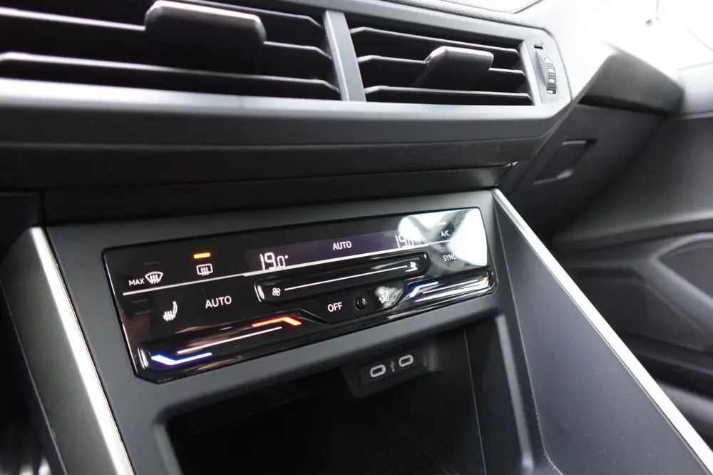 Volkswagen Polo 1.0 TSI Polo ACC PDC CARPLAY uit 2024, foto 17