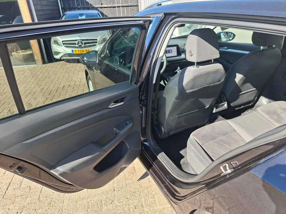 Volkswagen Golf Variant 1.5 TSI Virtual Apple car. Stoelverw uit 2021, foto 17