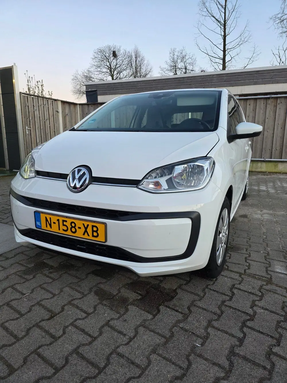 Volkswagen Up! 1.0 65PK 5D 2022 Wit INRUIL MOGELIJK uit 2022, foto 2