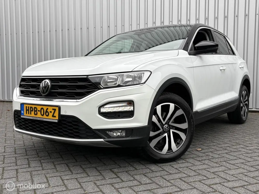 Volkswagen T-Roc 1.5 TSI Active | Aut | Trekhaak | Camera | uit 2021, foto 3