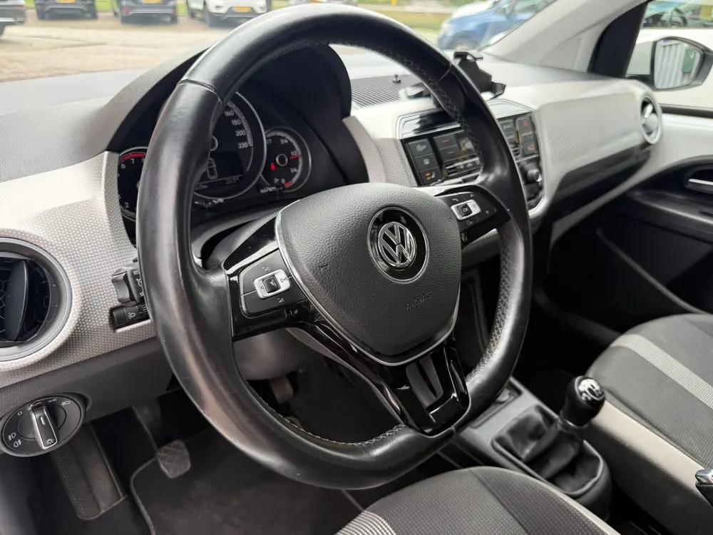 Volkswagen Up! 1.0 BMT high up!. | DAB | CRUISE | BLUETOOTH uit 2019, foto 16