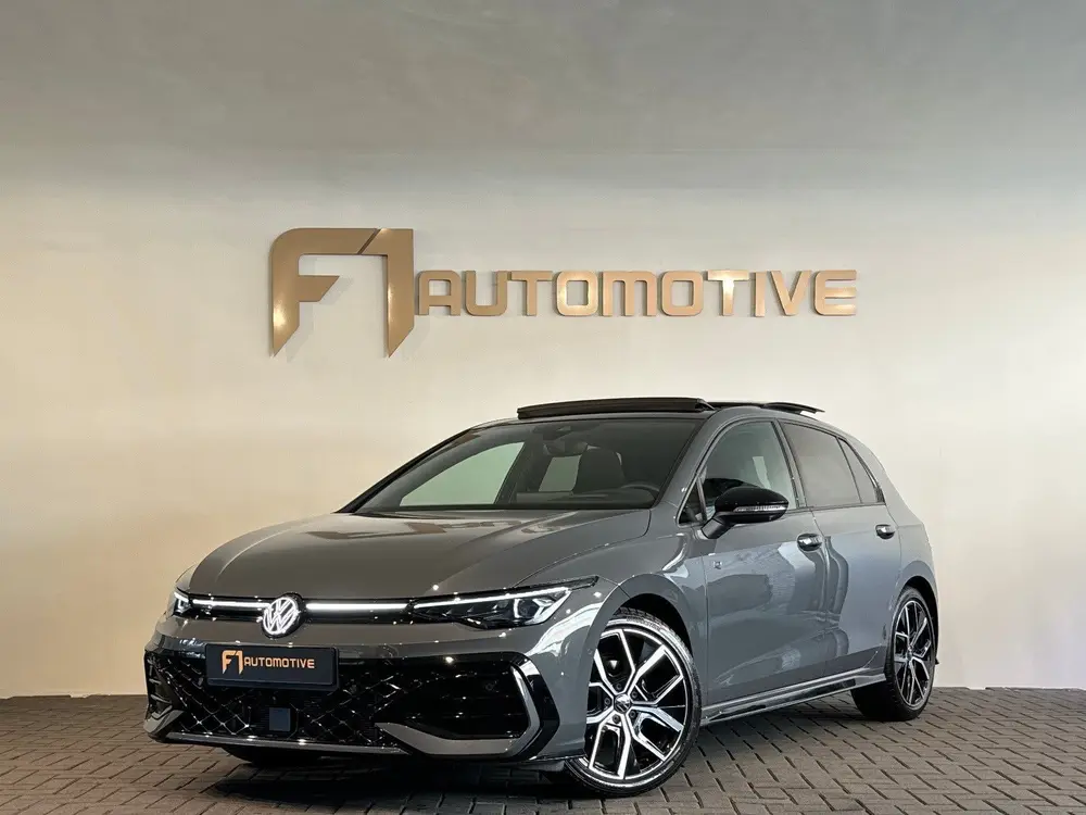 Volkswagen Golf 1.5 eTSI Pano|HuD|Trekhaak|360 Camera|Keyles uit 2025