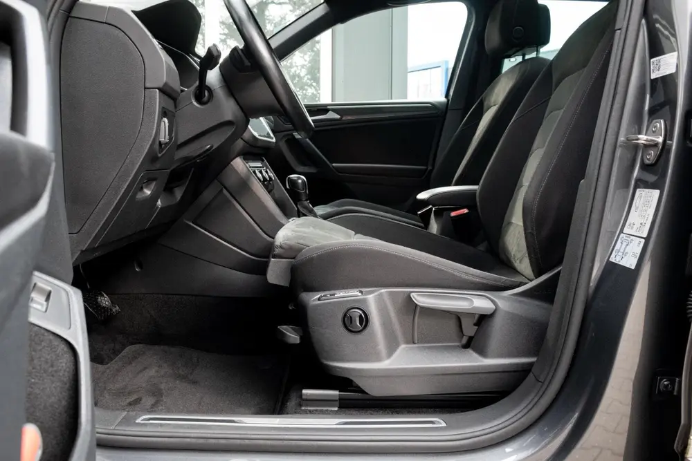 Volkswagen Tiguan 1.5 TSI ACT Highline R-Line|PANO|ADAPT. CR uit 2020, foto 4