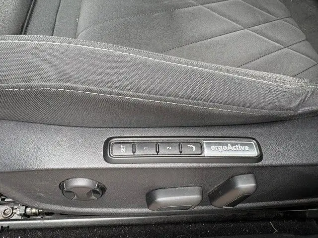 Volkswagen Golf VIII Variant 1.0 TSI Life , Navi , APK 04-27 uit 2021, foto 13
