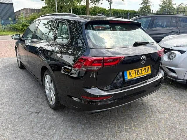 Volkswagen Golf VIII Variant 1.0 TSI Life , Navi , APK 04-27 uit 2021, foto 2
