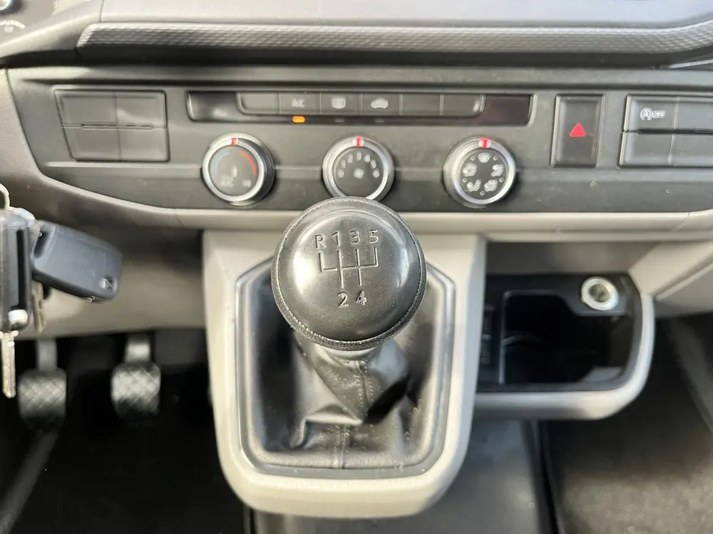 Volkswagen Transporter Kombi 2.0 TDI L1H1 Comfortline 13999E uit 2022, foto 14