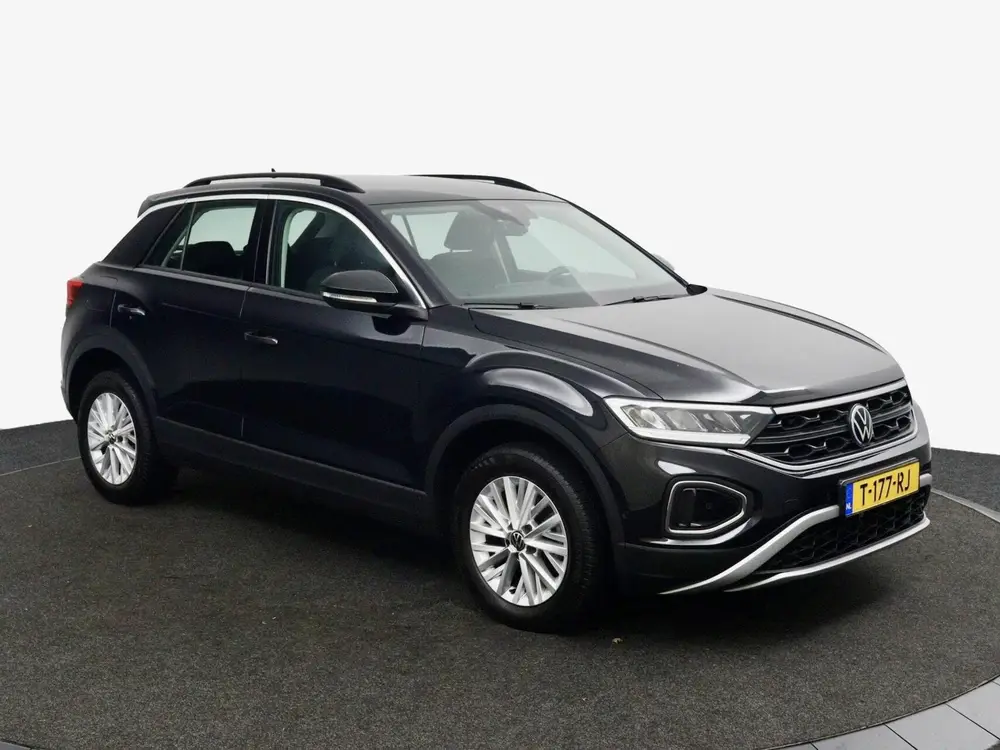 Volkswagen T-Roc 1.0 TSI Life zwart uit 2023, foto 2