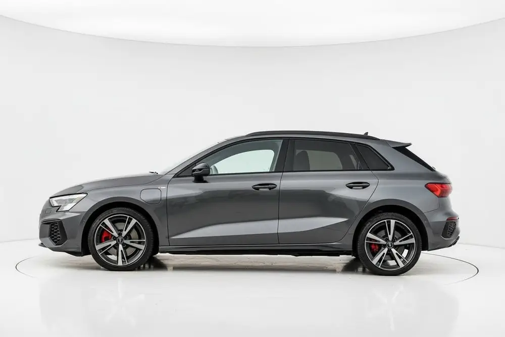 Audi A3 Sportback 45 TFSI e S edition Competition RS-Seats/M uit 2021, foto 2