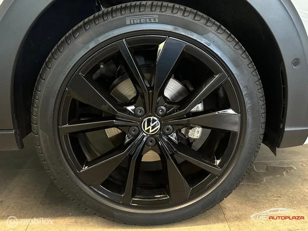 Volkswagen Taigo 1.0 TSI R-Line Panorama/IQ Light/Keyless/Bl uit 2022, foto 3