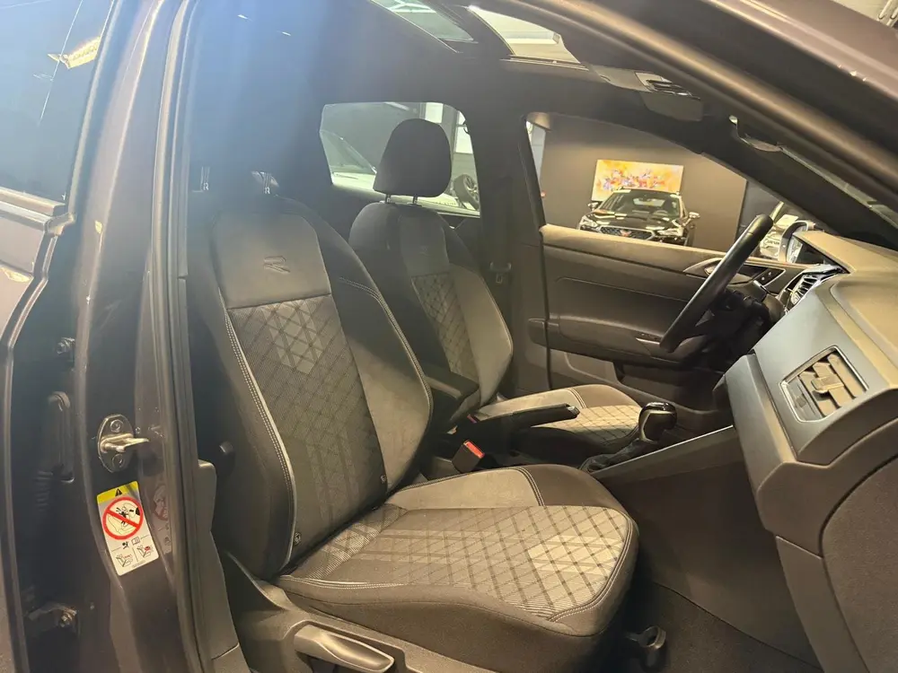 Volkswagen Taigo 1.5 TSI 3X R-Line |PANO|KEYLESS|LANEASSIST| uit 2023, foto 2
