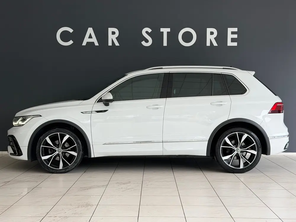 Volkswagen Tiguan 1.5 TSI R-Line Business+ Eerste eigenaar D uit 2021, foto 2