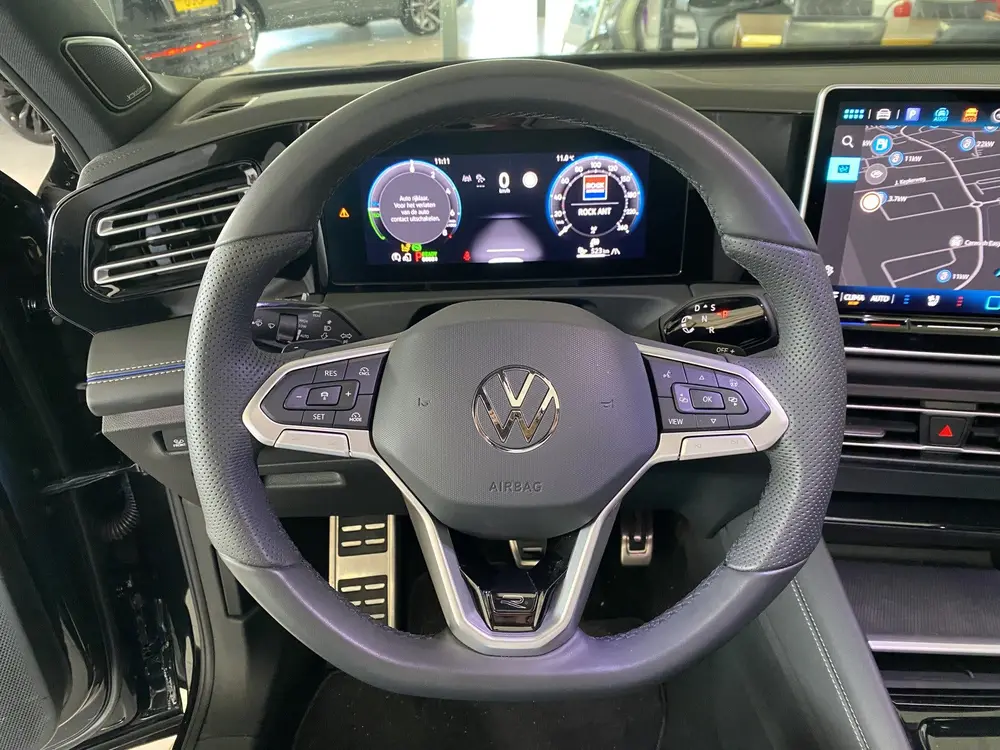 Volkswagen Tiguan 1.5 eHybrid R-Line Edition 272 PK Panorama uit 2024, foto 11