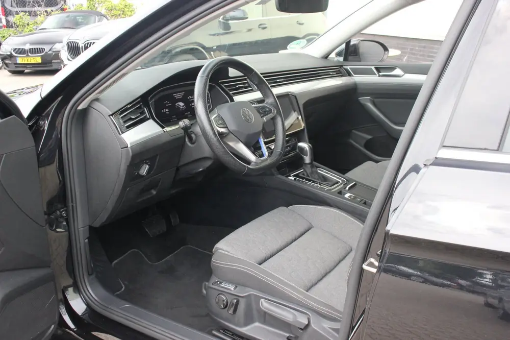 Volkswagen Passat Variant 1.4 TSI GTE Business | Trekhaak | uit 2022, foto 2