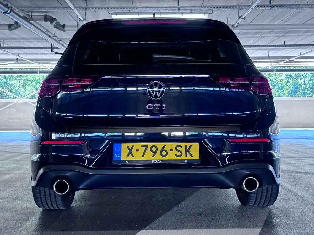 Volkswagen Golf 2.0 TSI 245pk 7-DSG 2023 Zwart uit 2023, foto 2