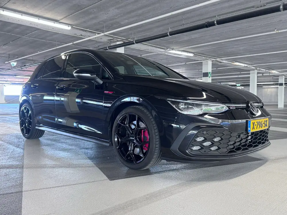 Volkswagen Golf 2.0 TSI 245pk 7-DSG 2023 Zwart uit 2023, foto 3