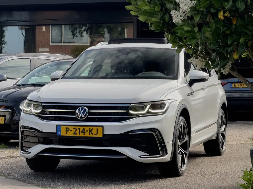 Volkswagen Tiguan Allspace 1.5 TSI AUT7 3X R-LINE 7PERS PANO uit 2022, foto 11