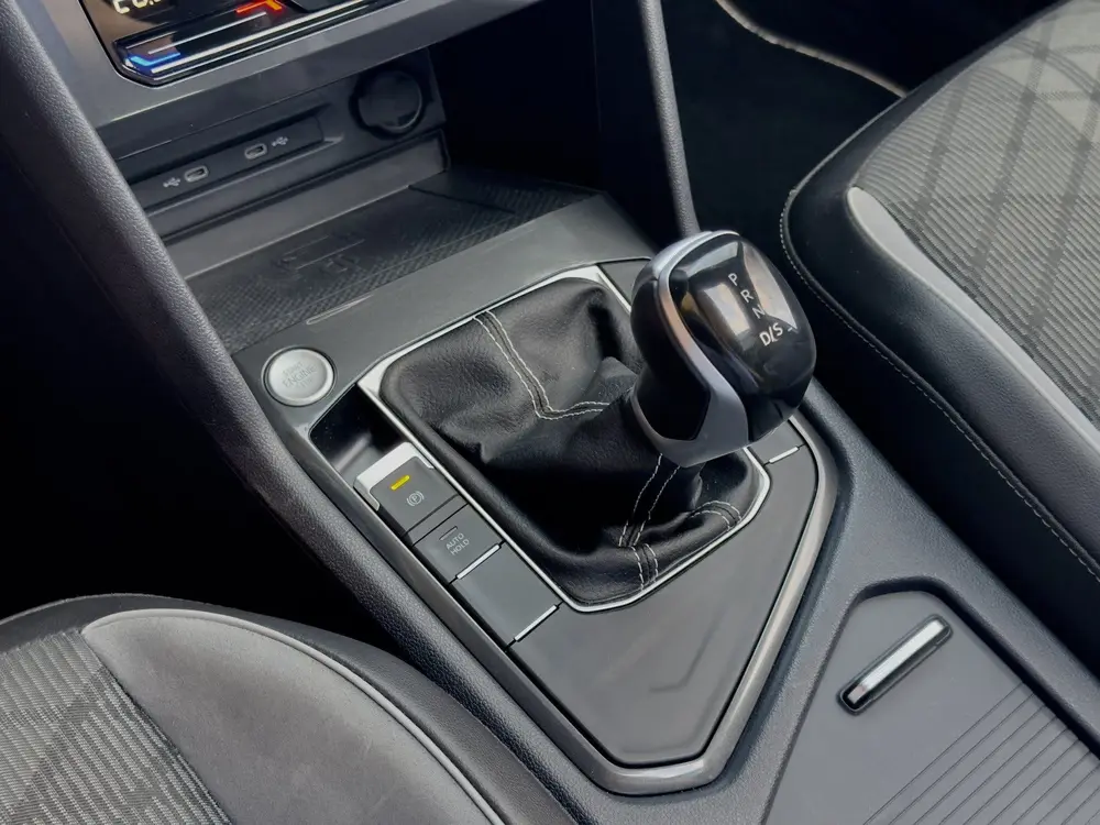 Volkswagen Tiguan Allspace 1.5 TSI AUT7 3X R-LINE 7PERS PANO uit 2022, foto 6
