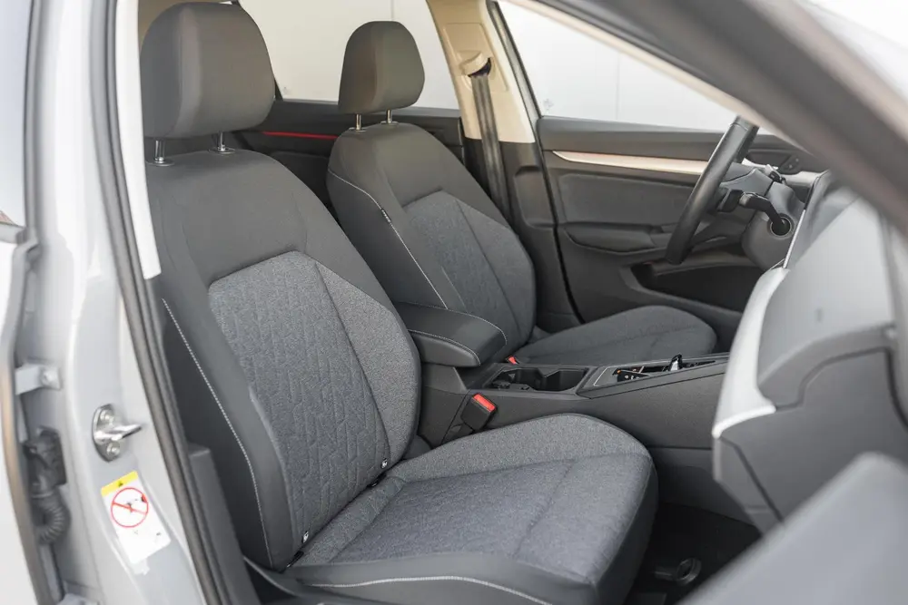 Volkswagen Golf 1.5 eTSI uit 2023, foto 10