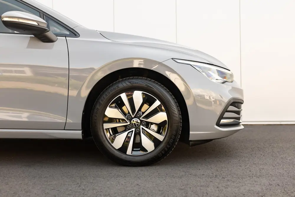 Volkswagen Golf 1.5 eTSI uit 2023, foto 8