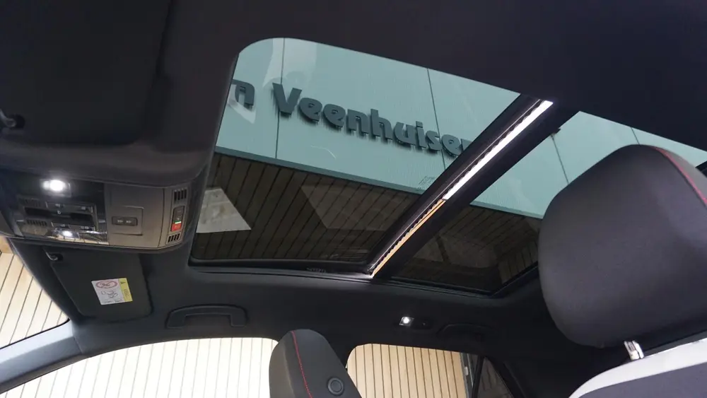 Volkswagen T-Roc 1.5 TSI 150pk R-Line & Sport Pano.dak Virtu uit 2019, foto 11