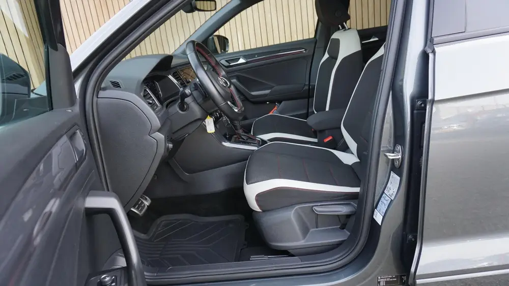 Volkswagen T-Roc 1.5 TSI 150pk R-Line & Sport Pano.dak Virtu uit 2019, foto 7