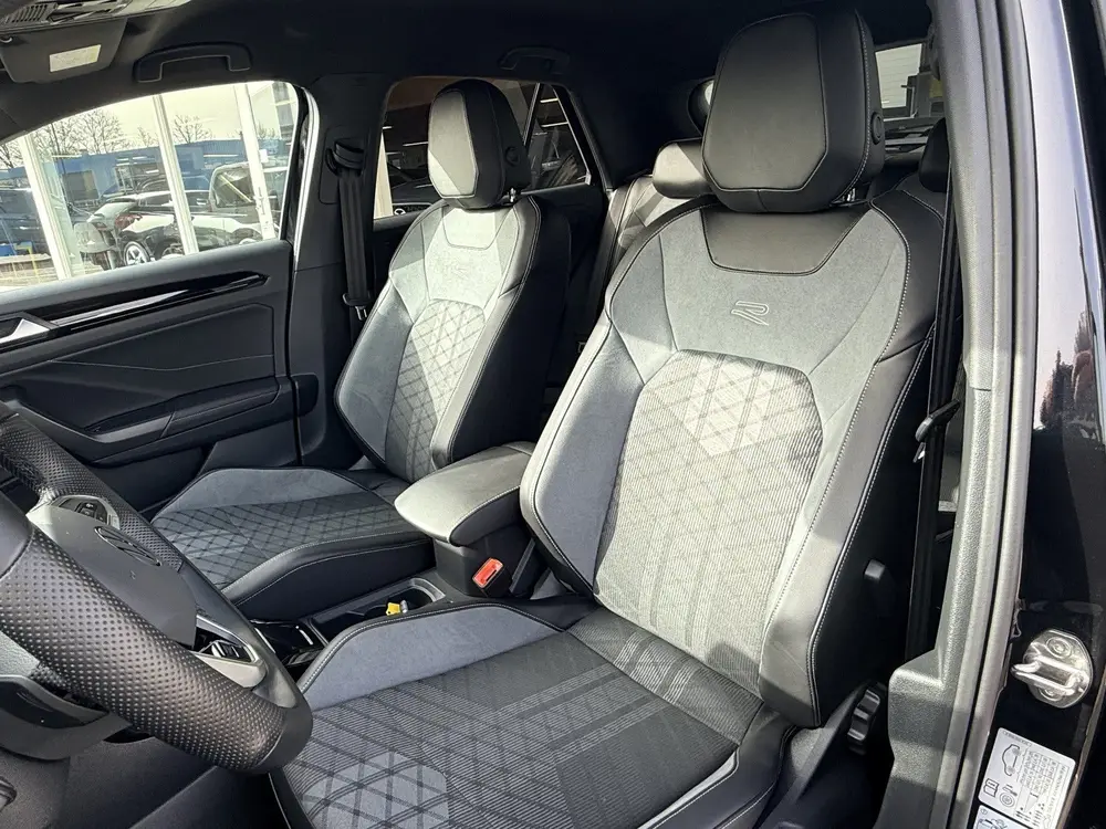 Volkswagen T-Roc 1.5 TSI R-Line Edition | LED | Keyless | Vi uit 2025, foto 19