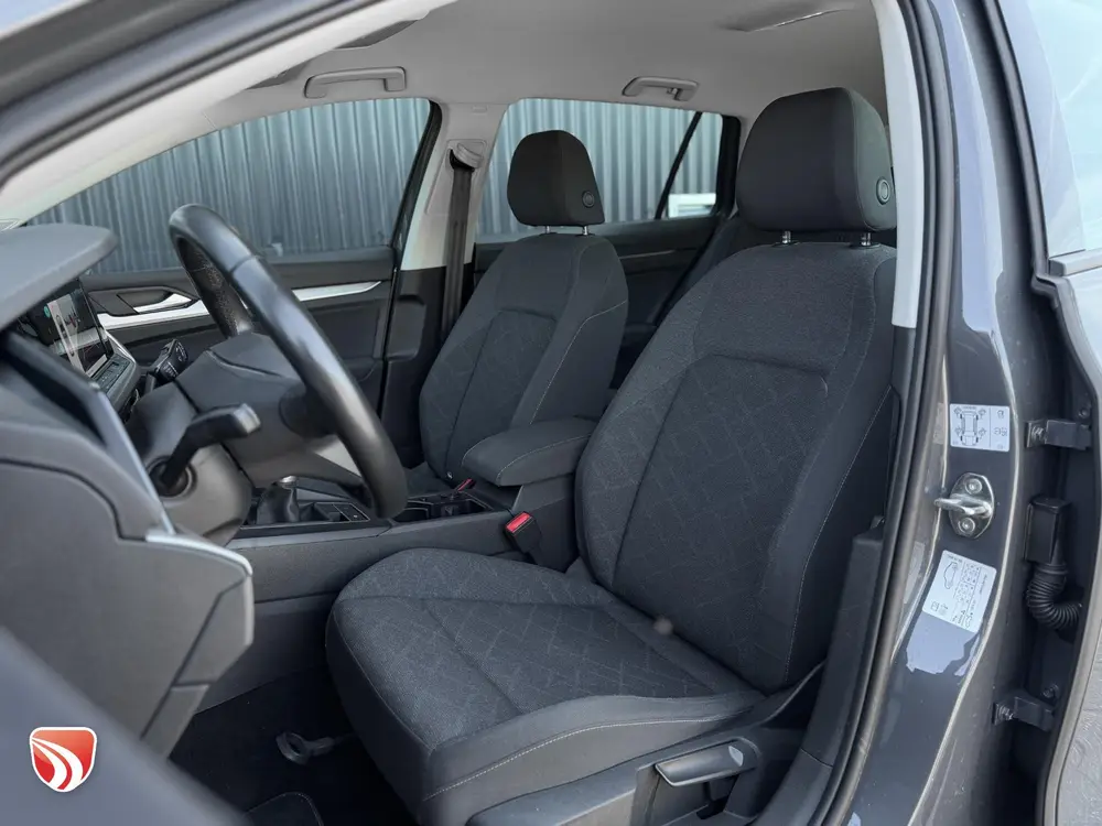 Volkswagen Golf Variant 1.0 TSI Life 110pk | ACC | Carplay | uit 2022, foto 3
