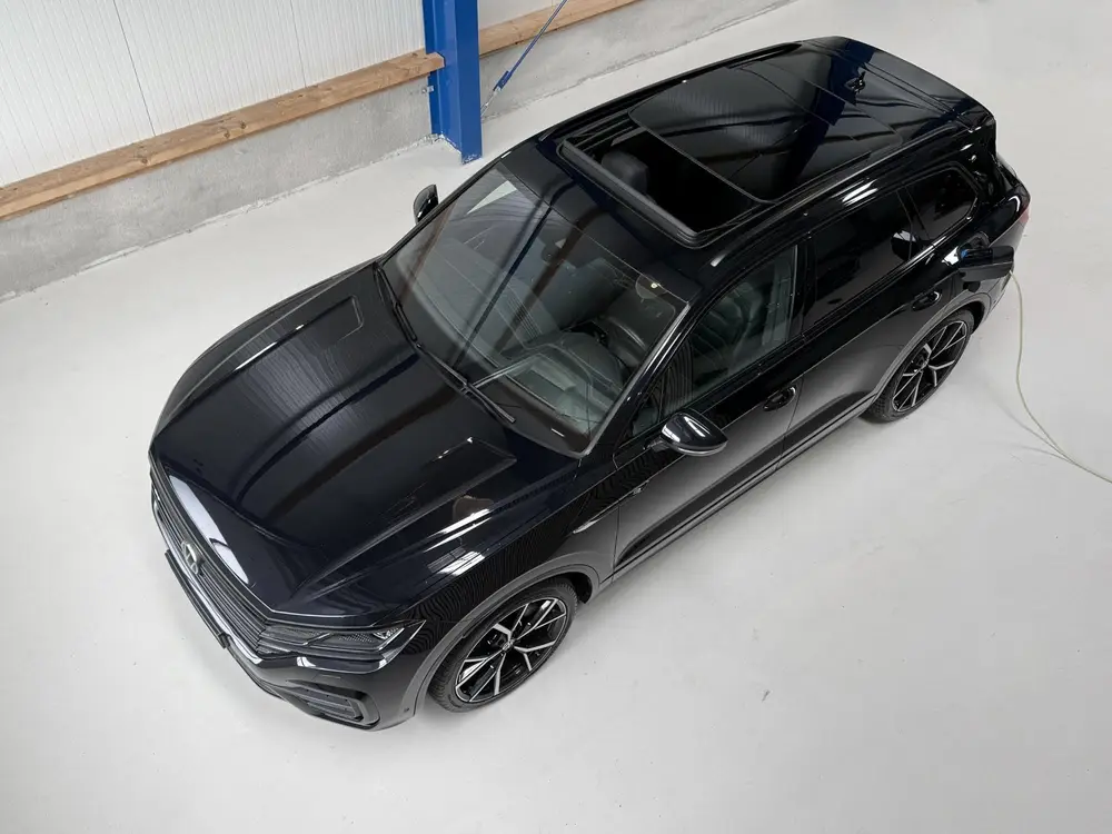 Volkswagen Touareg 3.0 TSi eHybrid 4MOTION R LINE - PANORAMA uit 2022, foto 3