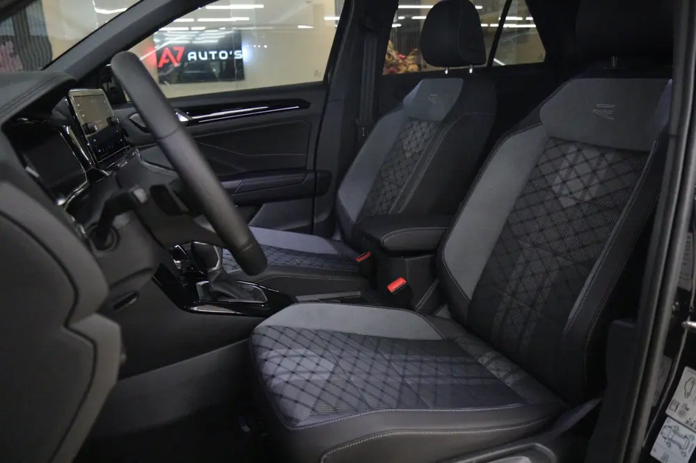 Volkswagen T-Roc 1.5 TSI R-Line 3X R-LINE/PANO/IQ/CARPLAY/CA uit 2025, foto 12