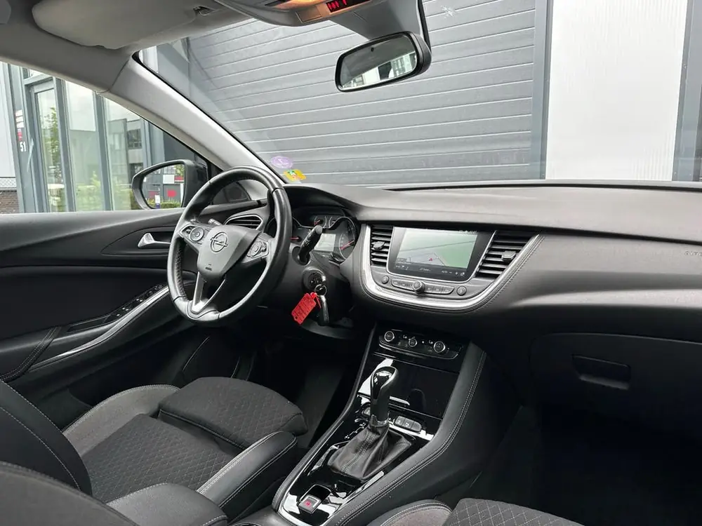 Opel Grandland X 1.2 Turbo 120 Jaar Edition / AUTOMAAT / APK uit 2019, foto 2