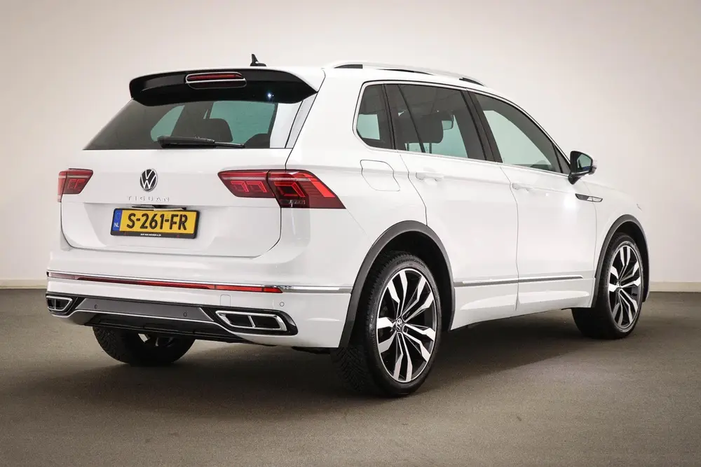 Volkswagen Tiguan 1.5 TSI R-Line Business | IQ LIGHT | PANOR uit 2023, foto 2
